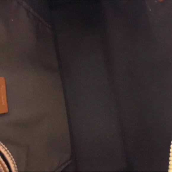 Gucci Cream and Brown Tote Bag with Signature GG Monogram - Picture 11 of 16